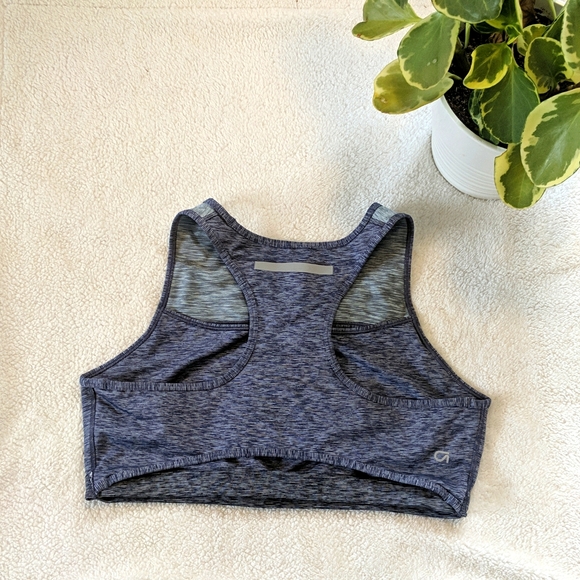 GapFit Peek-a-boo Sports Bra in quiet blue size large - Picture 2 of 6